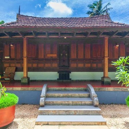 Stayvista At La Riva Heritage Villa With Bicycle Alappuzha Ngoại thất bức ảnh