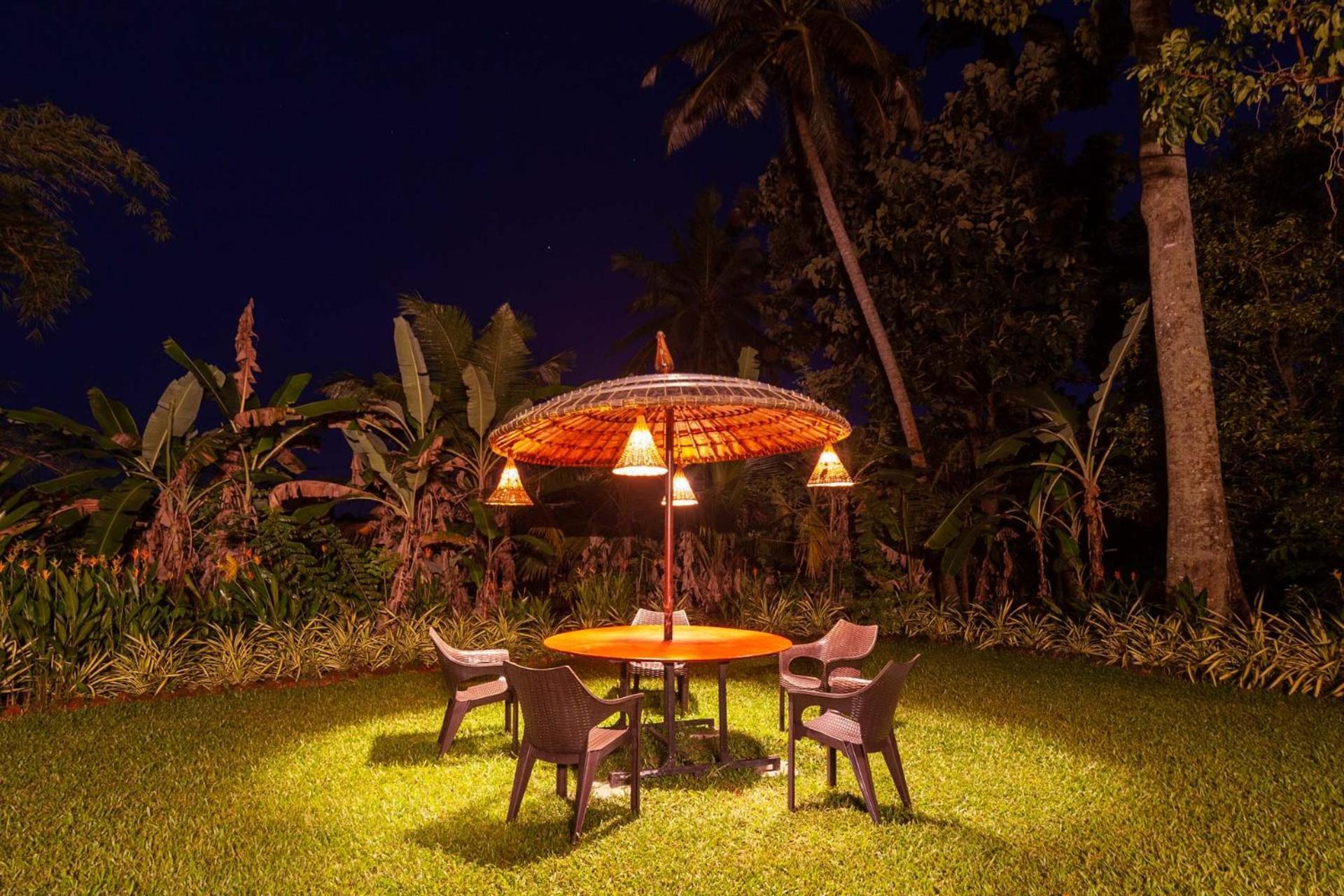 Stayvista At La Riva Heritage Villa With Bicycle Alappuzha Ngoại thất bức ảnh