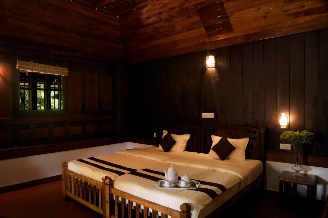 Stayvista At La Riva Heritage Villa With Bicycle Alappuzha Ngoại thất bức ảnh