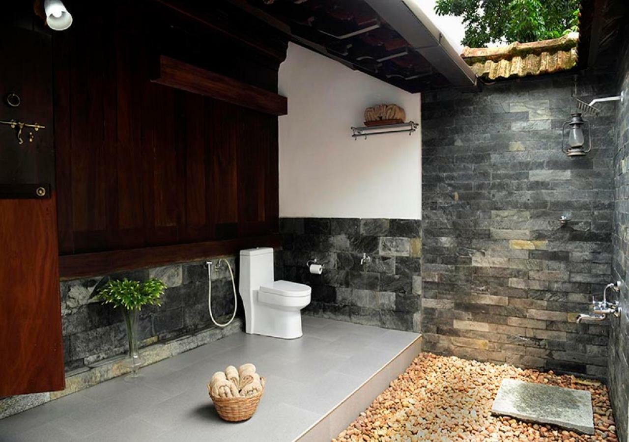 Stayvista At La Riva Heritage Villa With Bicycle Alappuzha Ngoại thất bức ảnh
