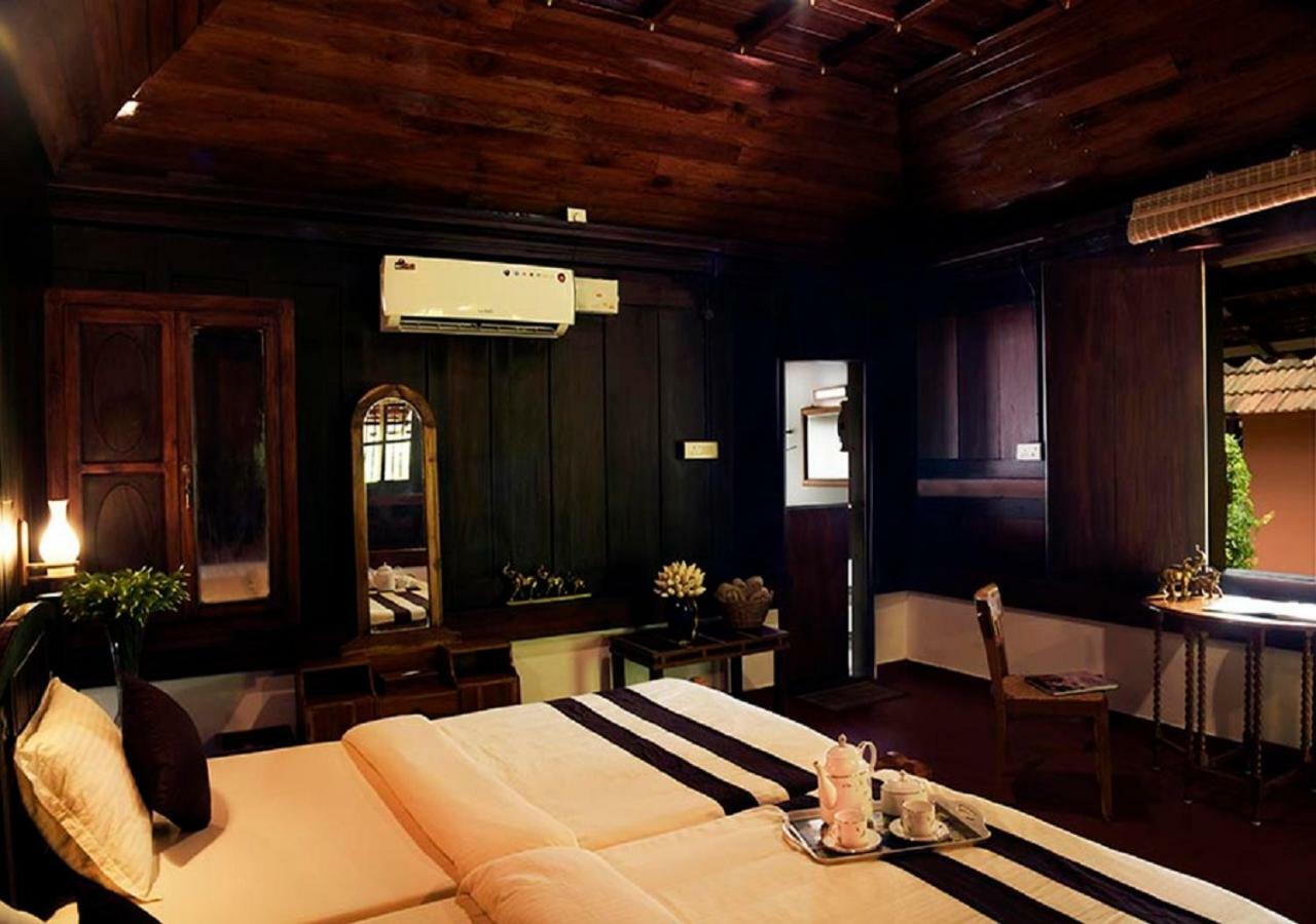 Stayvista At La Riva Heritage Villa With Bicycle Alappuzha Ngoại thất bức ảnh