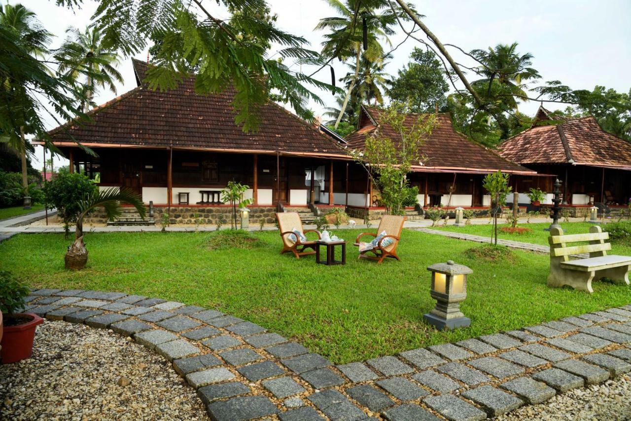 Stayvista At La Riva Heritage Villa With Bicycle Alappuzha Ngoại thất bức ảnh