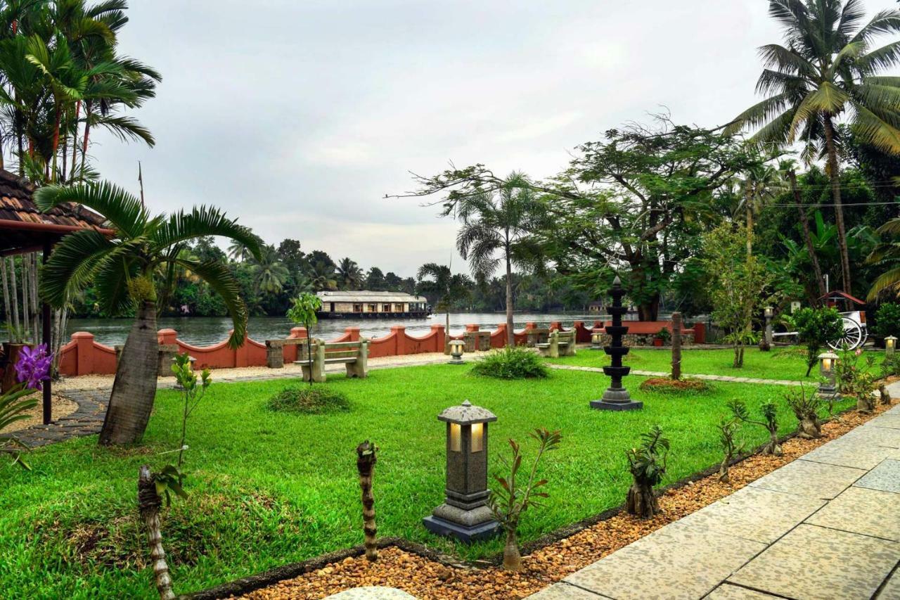 Stayvista At La Riva Heritage Villa With Bicycle Alappuzha Ngoại thất bức ảnh