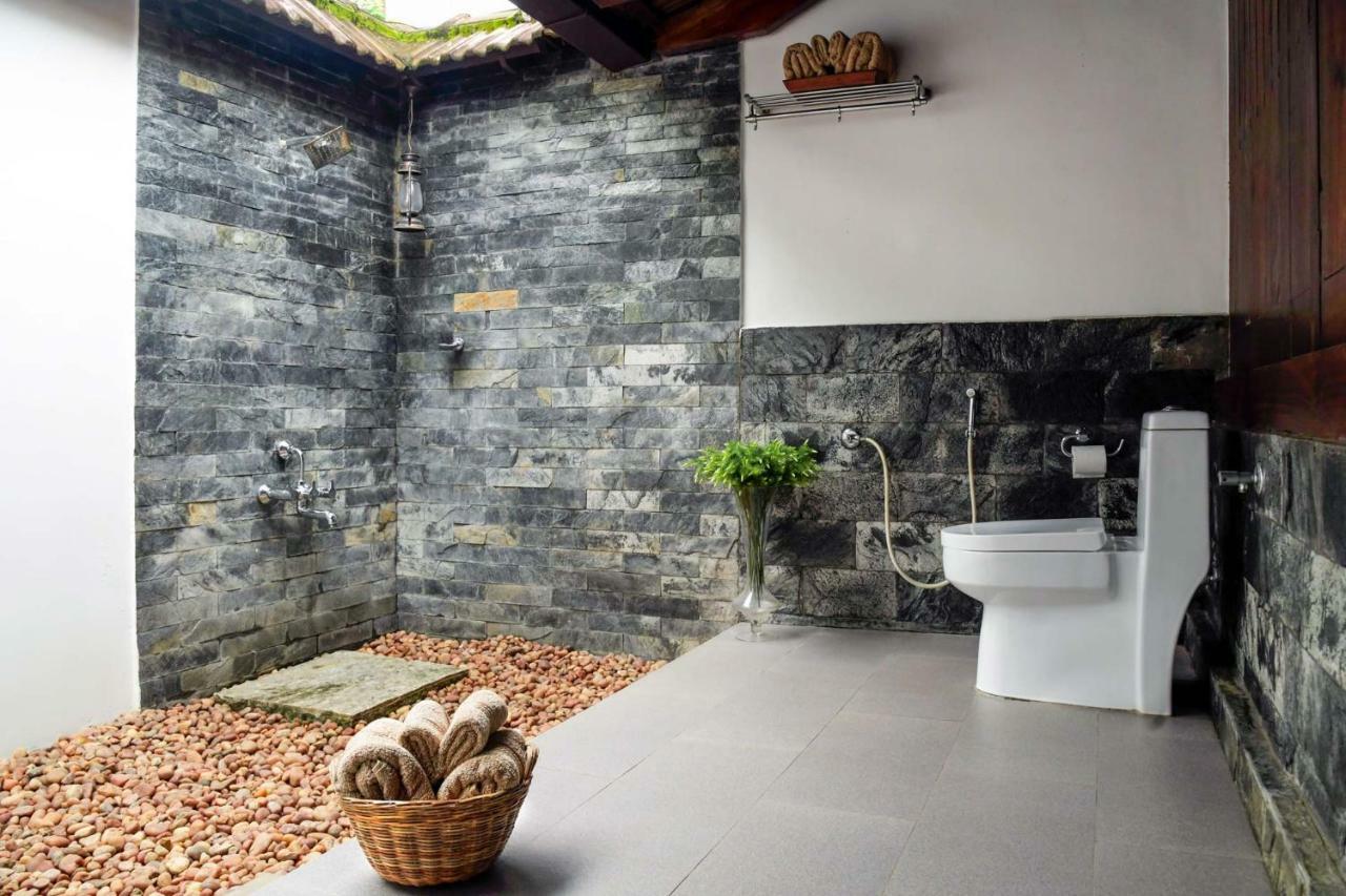 Stayvista At La Riva Heritage Villa With Bicycle Alappuzha Ngoại thất bức ảnh