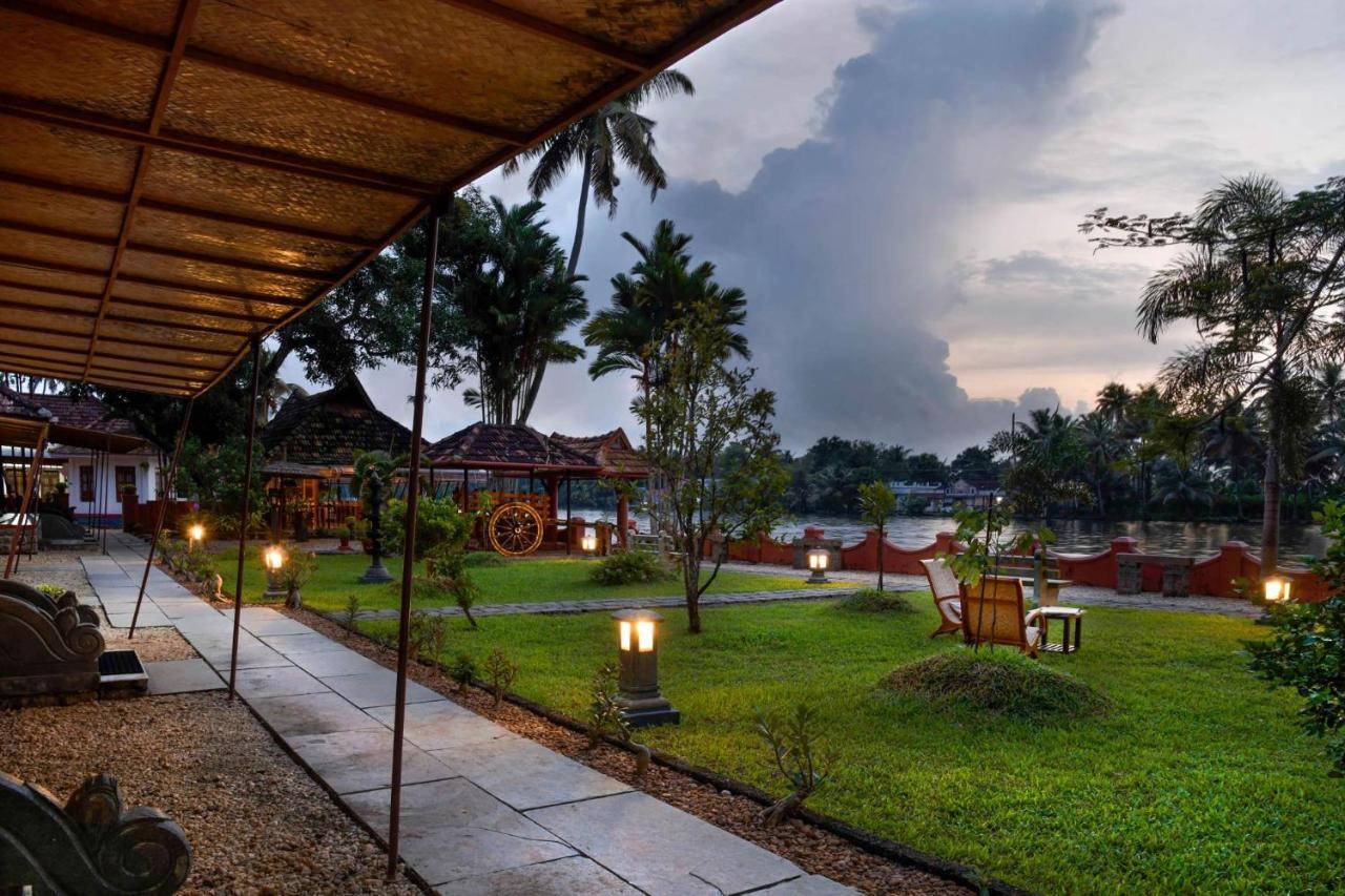 Stayvista At La Riva Heritage Villa With Bicycle Alappuzha Ngoại thất bức ảnh