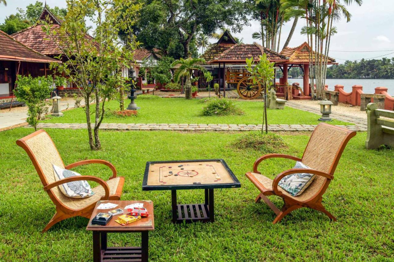 Stayvista At La Riva Heritage Villa With Bicycle Alappuzha Ngoại thất bức ảnh