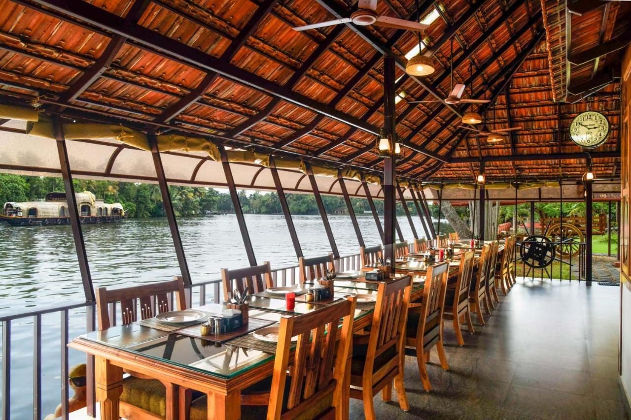 Stayvista At La Riva Heritage Villa With Bicycle Alappuzha Ngoại thất bức ảnh